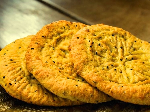 كعك باليانسون والسمسم