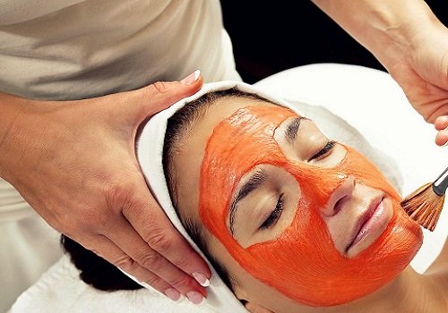 ماسكات طبيعية لنضارة البشرة