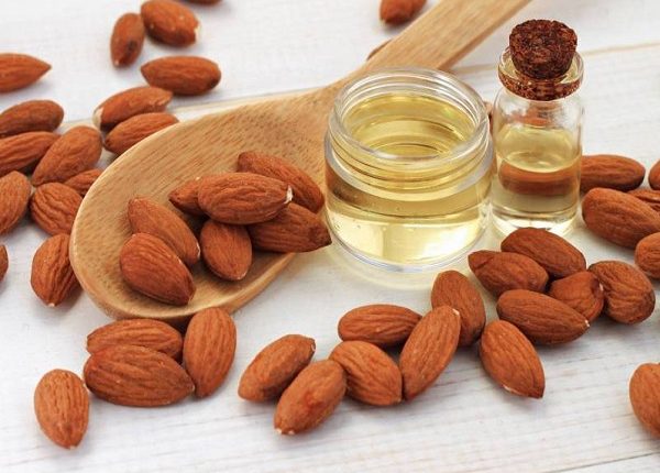 الاستخدامات العلاجية لزيت اللوز المر