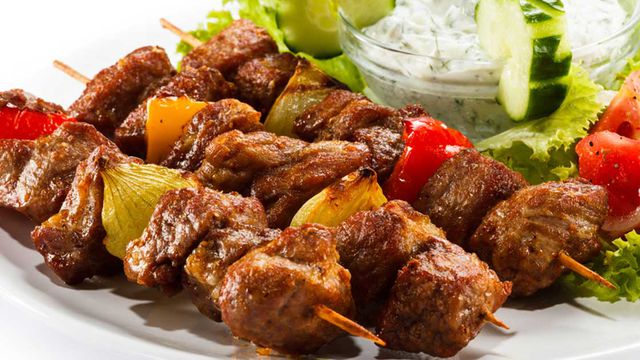 طريقة تتبيلة اللحم المشوي