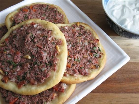 لحم بالعجين على الطريقة السورية