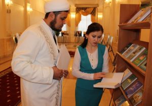 الاسرة ورعاية الابناء ودورهم في المجتمع
