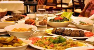تفسير حلم اكل الحلويات واللحمان
