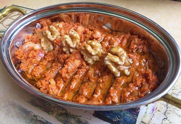 وصفة المحمرة الحلبية بالجوز