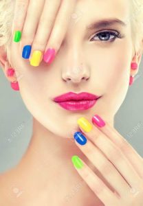 تعرف على شخصيتك من لون مناكيرك