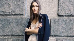 طرق متعددة تساعدك على أرتداء البليزر