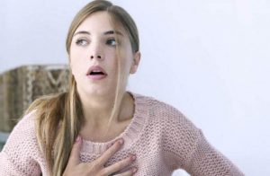 ما هي أسباب ضيق التنفس والأسباب المتعلقه بالقلب والرئتين